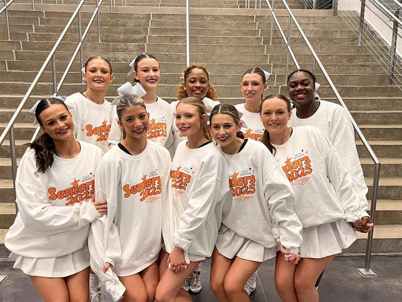 The HHS cheerleaders attended the Cheer Bowl Nationals in Rosenberg. Our cheerleaders received: • National Champion in the Game Day Division! • GRAND National Champion out of all the high school teams! We are so proud of these ladies and all they have accomplished this year! Way to go!